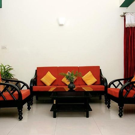 The Green Path Eco Hotel Bangalore Bagian luar foto