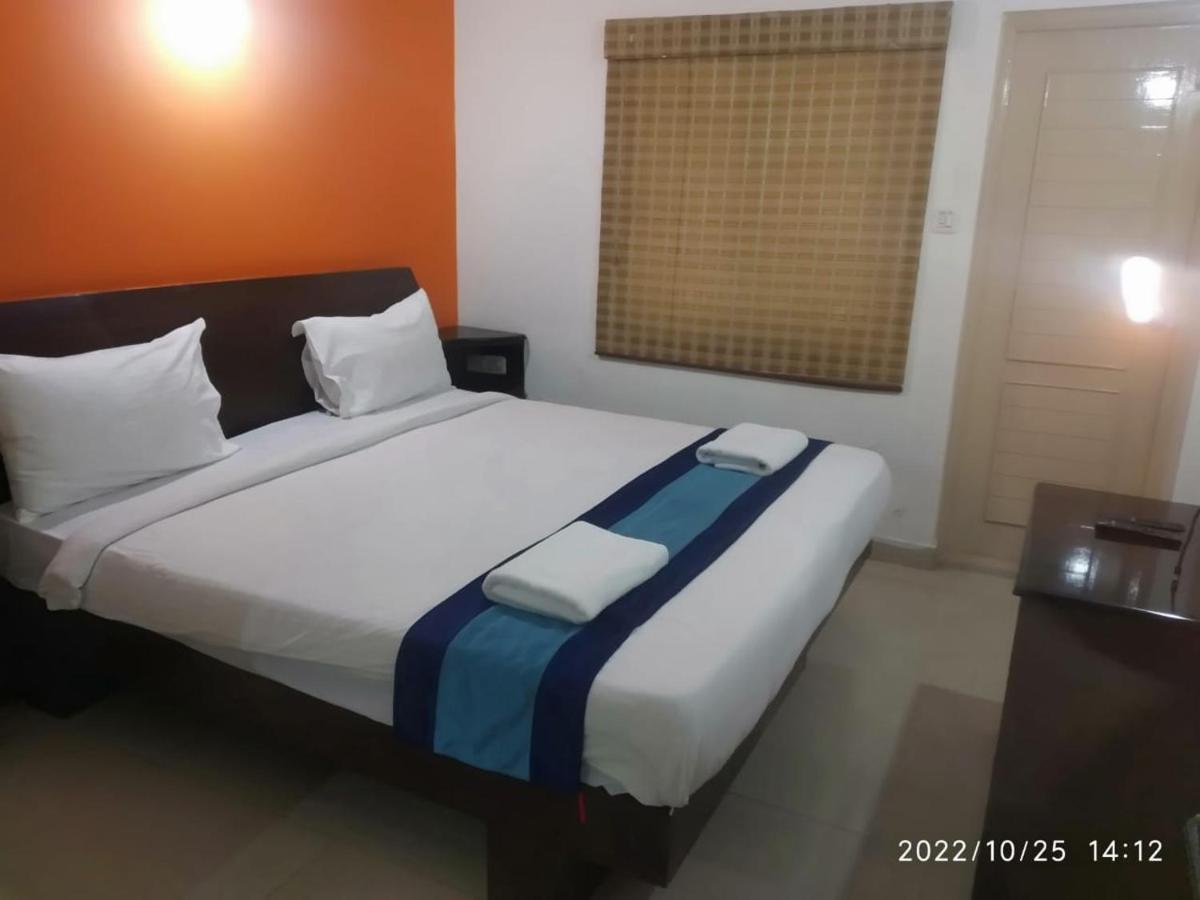The Green Path Eco Hotel Bangalore Bagian luar foto