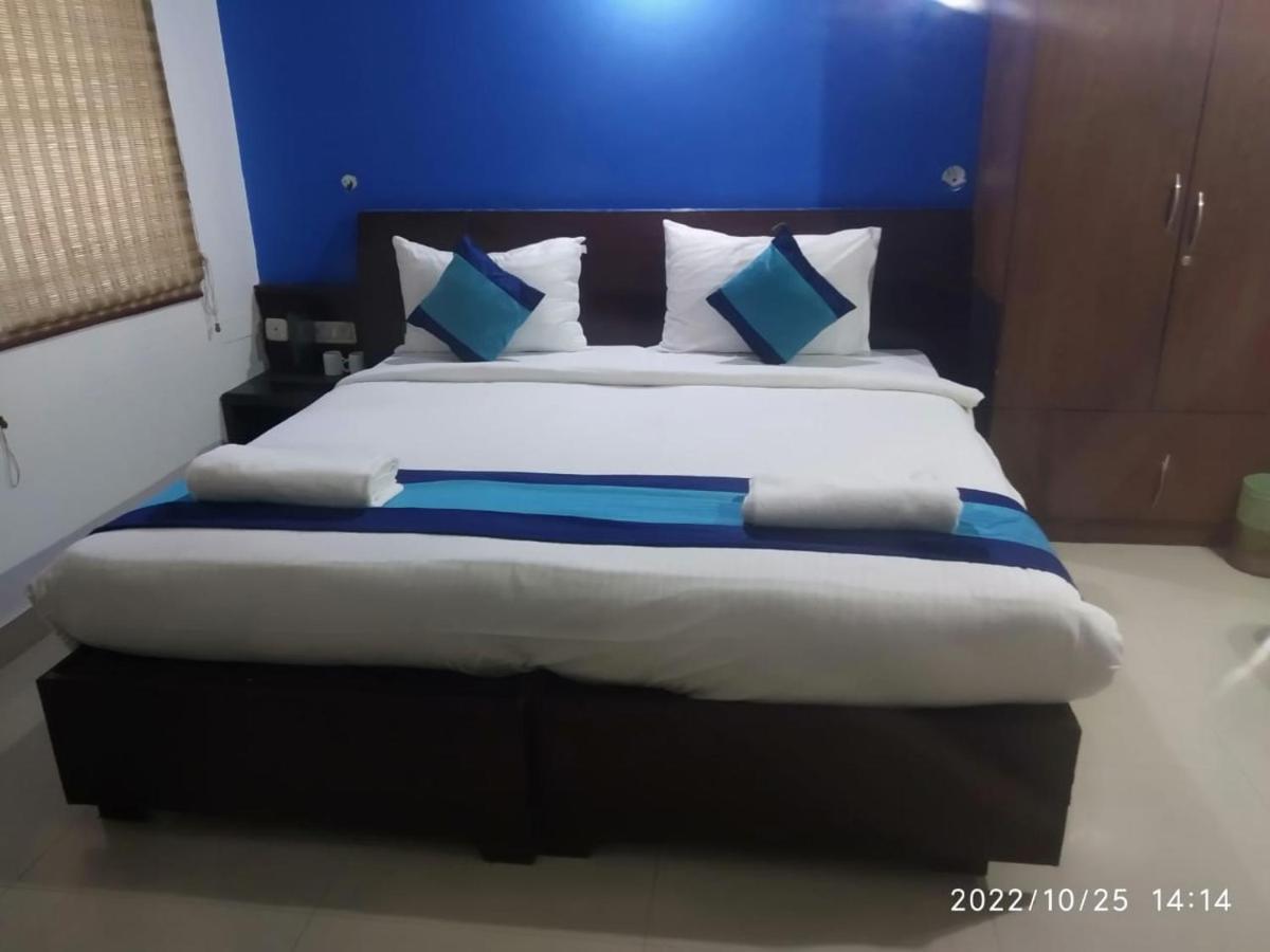 The Green Path Eco Hotel Bangalore Bagian luar foto