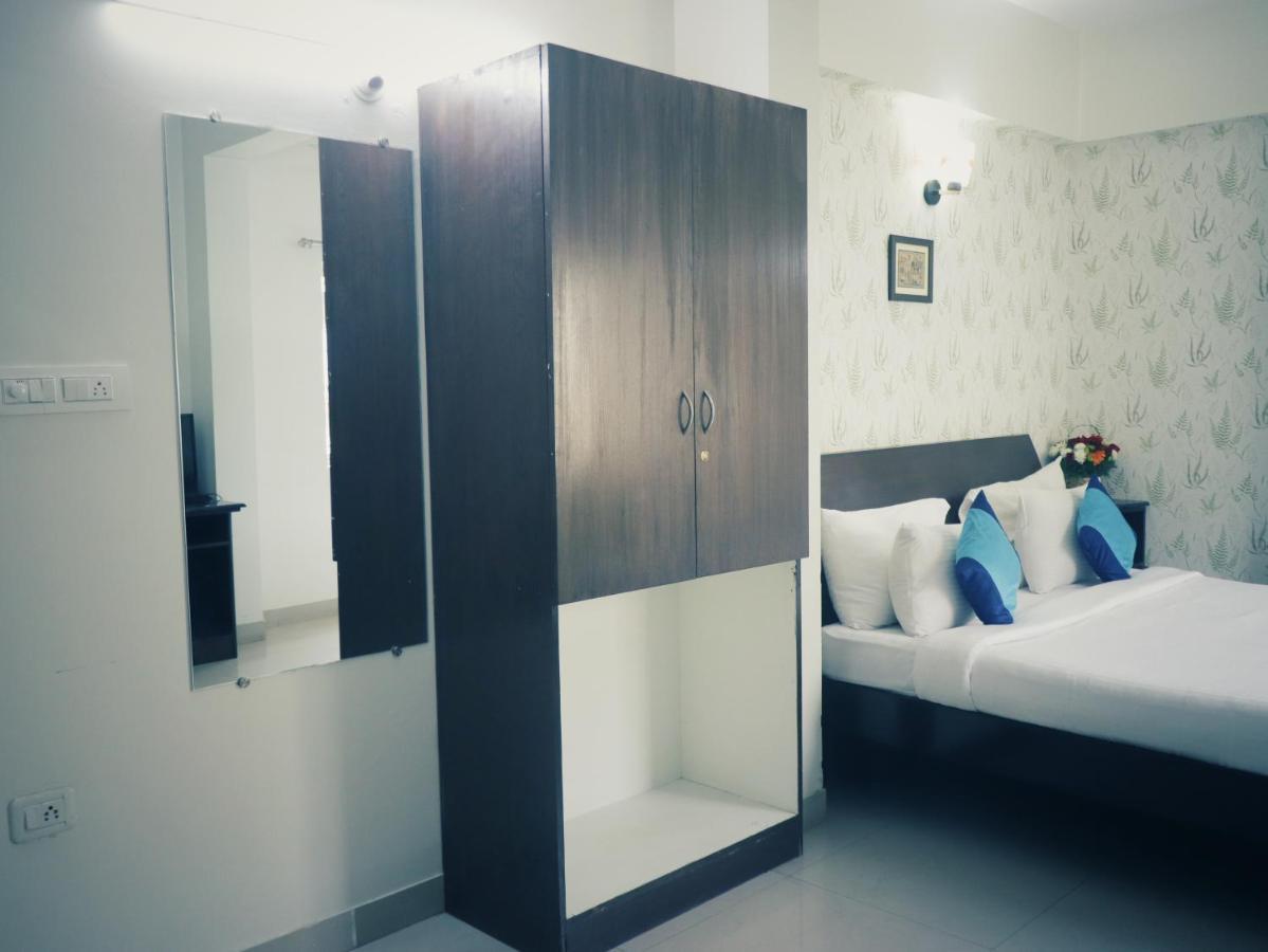 The Green Path Eco Hotel Bangalore Bagian luar foto