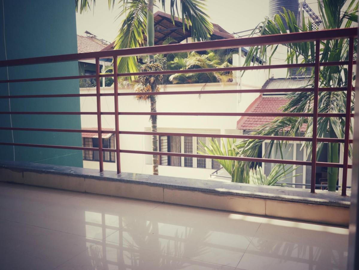 The Green Path Eco Hotel Bangalore Bagian luar foto