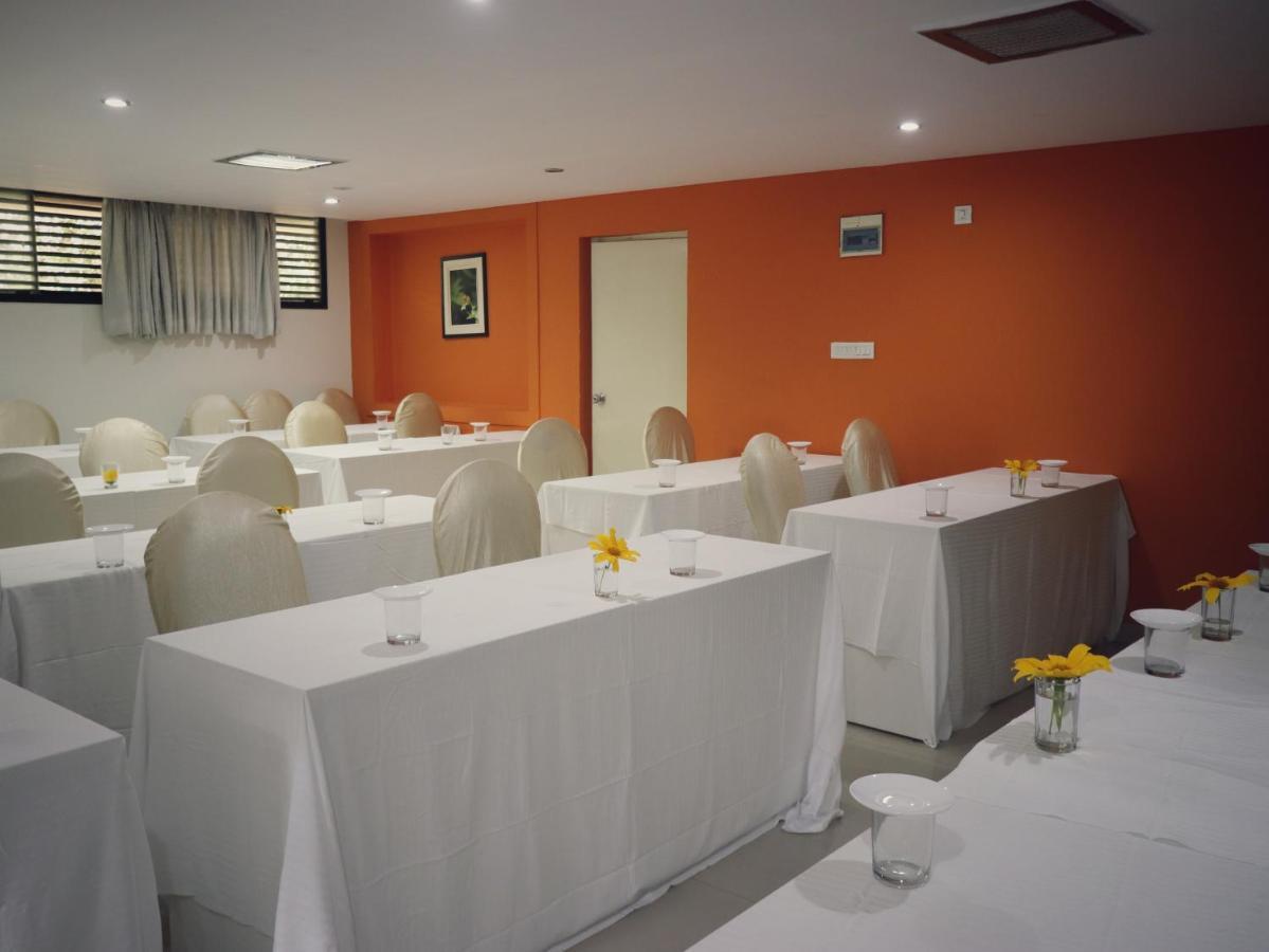 The Green Path Eco Hotel Bangalore Bagian luar foto