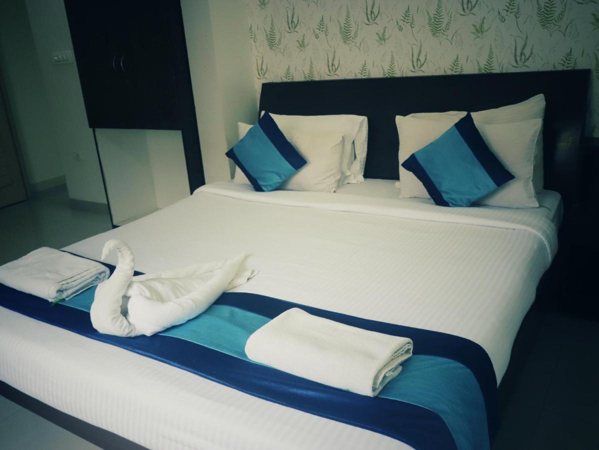 The Green Path Eco Hotel Bangalore Bagian luar foto