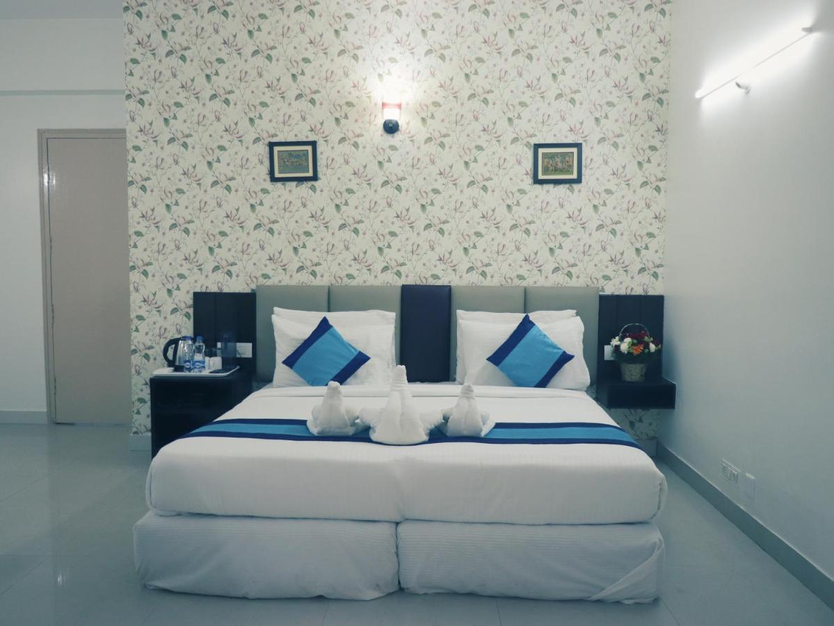 The Green Path Eco Hotel Bangalore Bagian luar foto